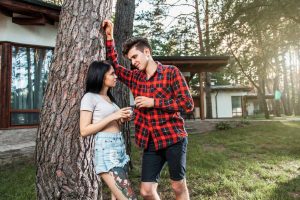 什么是调情?调情是吸引女生的方式-泡学网-奕声情感,PUA,展示面,撩妹,聊天,情感挽回,泡学书籍,迷男方法,泡学网白鹤,搭讪,恋爱技巧,泡妞秘籍,社交软件,怎么追女生