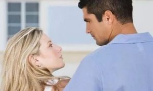 男女对视一个眼神就懂,对视中的心灵对话-泡学网-奕声情感,PUA,展示面,撩妹,聊天,情感挽回,泡学书籍,迷男方法,泡学网白鹤,搭讪,恋爱技巧,泡妞秘籍,社交软件,怎么追女生