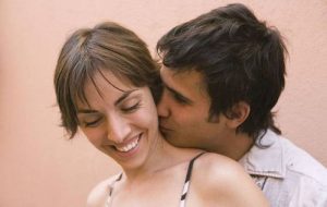 给女朋友大腿内侧种草莓-泡学网-奕声情感,PUA,展示面,撩妹,聊天,情感挽回,泡学书籍,迷男方法,泡学网白鹤,搭讪,恋爱技巧,泡妞秘籍,社交软件,怎么追女生