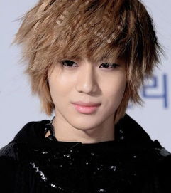 男生锡纸烫发型图片:打造时尚魅力时尚男生-泡学网-奕声情感,PUA,展示面,撩妹,聊天,情感挽回,泡学书籍,迷男方法,泡学网白鹤,搭讪,恋爱技巧,泡妞秘籍,社交软件,怎么追女生