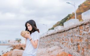 女生说比心是什么意思?是对我有意么-泡学网-奕声情感,PUA,展示面,撩妹,聊天,情感挽回,泡学书籍,迷男方法,泡学网白鹤,搭讪,恋爱技巧,泡妞秘籍,社交软件,怎么追女生