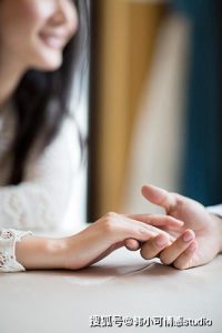 很介意女友不是处女,我该怎么摆脱这种痛苦?-泡学网-奕声情感,PUA,展示面,撩妹,聊天,情感挽回,泡学书籍,迷男方法,泡学网白鹤,搭讪,恋爱技巧,泡妞秘籍,社交软件,怎么追女生