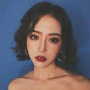 如何只用一句话,就让女生怦然心动?-泡学网-奕声情感,PUA,展示面,撩妹,聊天,情感挽回,泡学书籍,迷男方法,泡学网白鹤,搭讪,恋爱技巧,泡妞秘籍,社交软件,怎么追女生