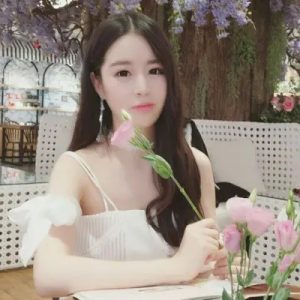 女生不停换头像说明了什么-泡学网-奕声情感,PUA,展示面,撩妹,聊天,情感挽回,泡学书籍,迷男方法,泡学网白鹤,搭讪,恋爱技巧,泡妞秘籍,社交软件,怎么追女生