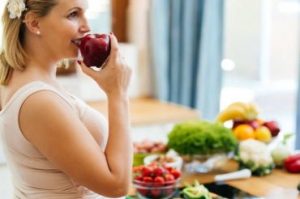 女生愿意晚上和你出去吃饭散步,有哪些原因?-泡学网-奕声情感,PUA,展示面,撩妹,聊天,情感挽回,泡学书籍,迷男方法,泡学网白鹤,搭讪,恋爱技巧,泡妞秘籍,社交软件,怎么追女生