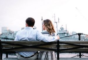 男生在等你主动的表现,不要错把爱情当友情-泡学网-奕声情感,PUA,展示面,撩妹,聊天,情感挽回,泡学书籍,迷男方法,泡学网白鹤,搭讪,恋爱技巧,泡妞秘籍,社交软件,怎么追女生